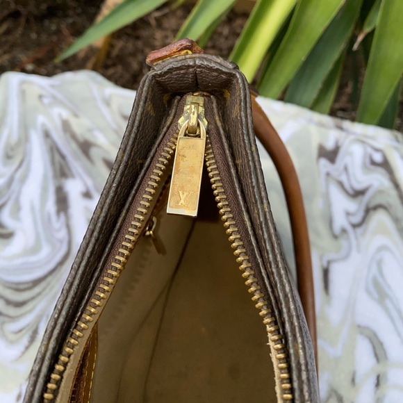 SOLD-Authentic Louis Vuitton Shoulder Bag Loopin - Picture 16 of 16